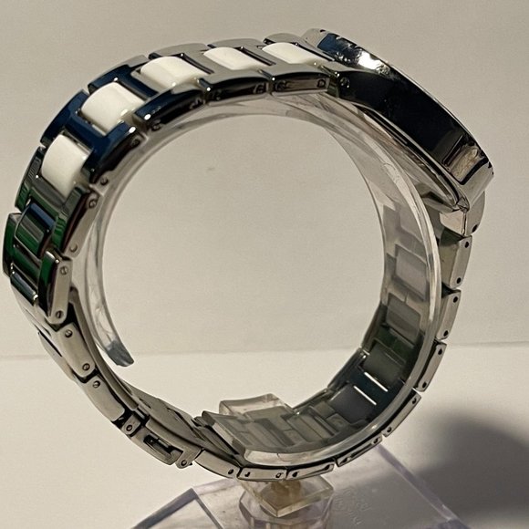 Indianapolis Colts NFL Stainless Steel PEARL Women's Watch !!!NEW!!! - Picture 6 of 8